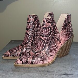 Vince Camuto Pink Snake Print Ankle Boots Size 8.5